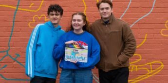 Joe Locke, Alice Oseman e Kit Connor em 3ª temporada de Heartstopper