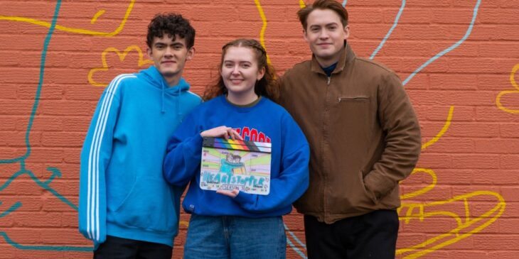Joe Locke, Alice Oseman e Kit Connor em 3ª temporada de Heartstopper