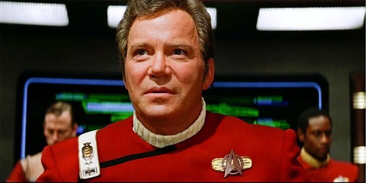 William Shatner como Capitão Kirk