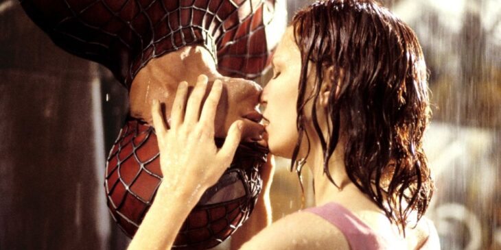 Tobey Maguire e Kirsten Dunst em Homem-Aranha, de 2002