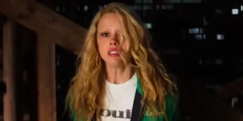 Mia Goth no filme de terror MaXXXine