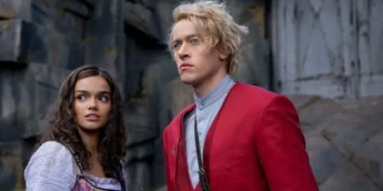 Tom Blyth como Snow em Jogos Vorazes