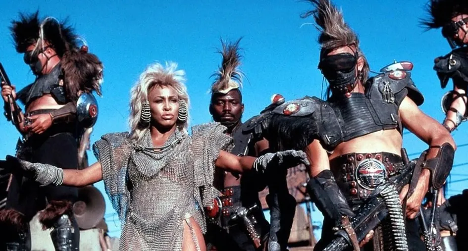 Mad-max-além-da-cúpula-do-trovão