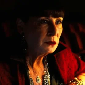 Anjelica Huston em John Wick