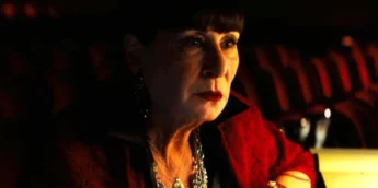 Anjelica Huston em John Wick