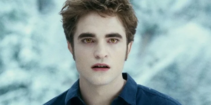 Robert Pattinson como o vampiro Edward Cullen