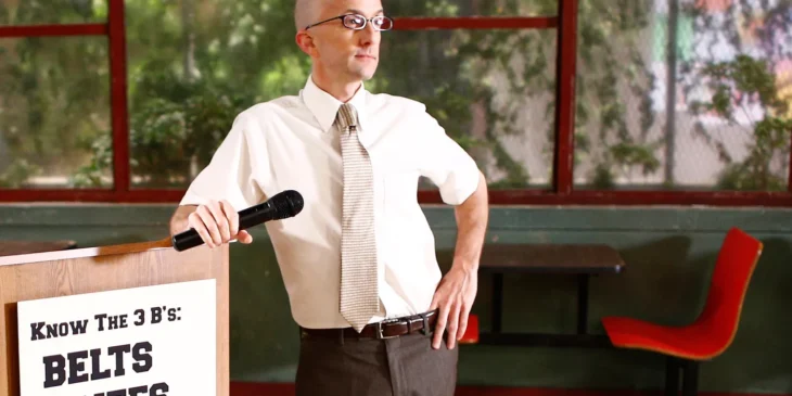 Jim Rash como o Reitor de Community