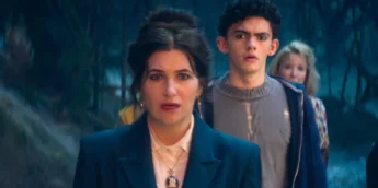 Kathryn Hahn e Joe Locke em Agatha Desde Sempre