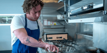 Jeremy-Allen-White-O-Urso-Los-Angeles