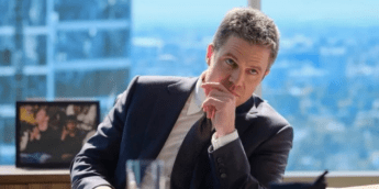 Suits-LA-Stephen-Amell