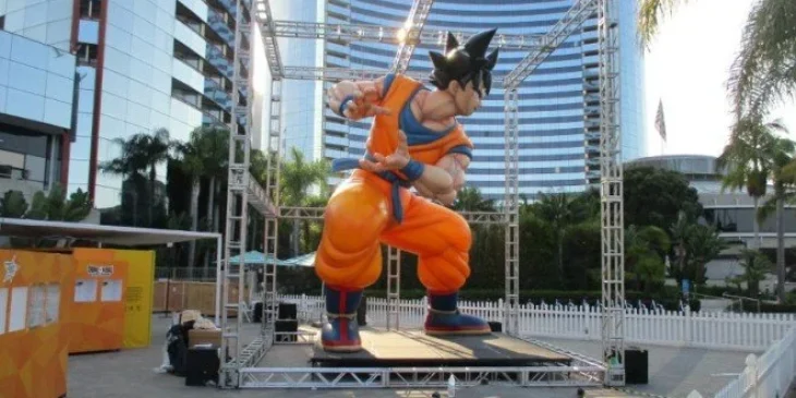 Estátua Goku Comic-Con