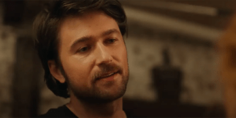 É Assim Que Acaba | Brandon Sklenar apela contra influência de crise de bastidores