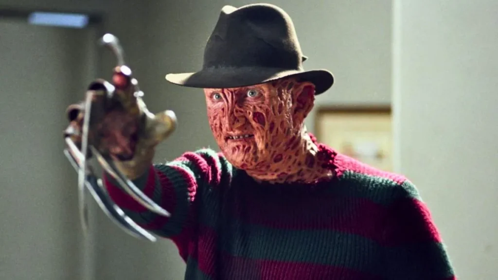 Robert Englund é Freddy Krueger em A Hora do Pesadelo