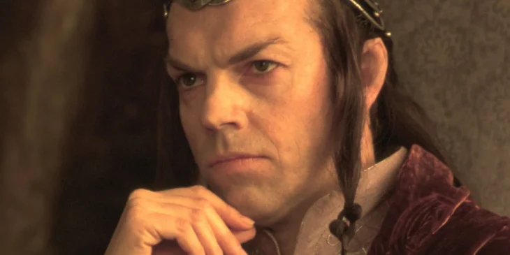 Hugo Weaving como Elrond