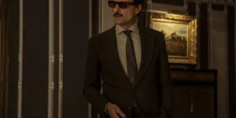 Mark Strong como Carmine Falcone em Pinguim
