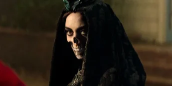 Aubrey Plaza como Morte em Agatha Desde Sempre