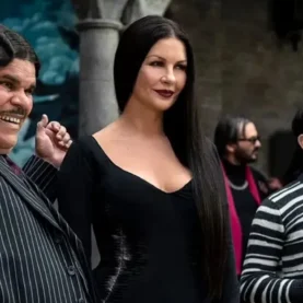 Mortícia Addams em Wandinha