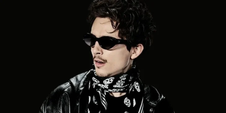 Timothée Chalamet como Bob Dylan em SNL