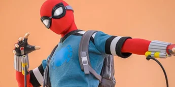 Seu Amigão da Vizinhança Homem-Aranha Hot Toys