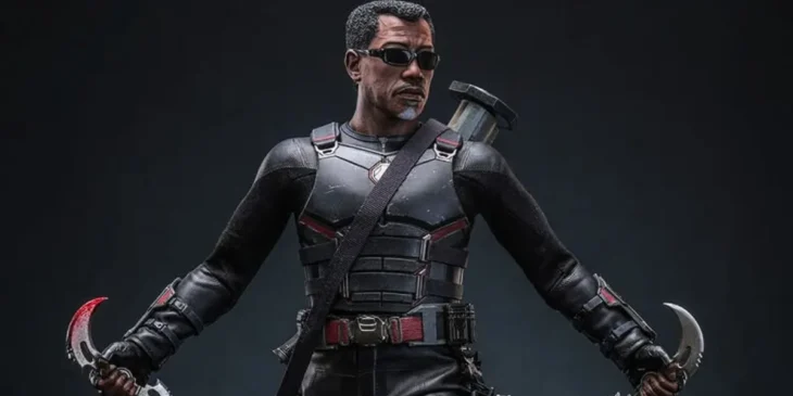 Blade de Deadpool & Wolverine, em colecionável da Hot Toys