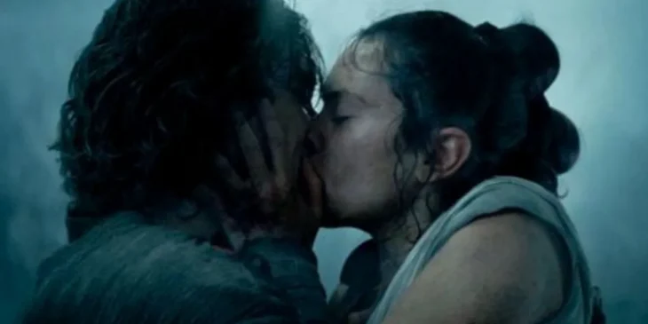 Star Wars Daisy Ridley beijo Kylo Ren e Rey
