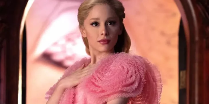 Ariana Grande como Galinda em Wicked