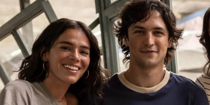 Bruna Marquezine e Gabriel Leone em bastidores de Véspera