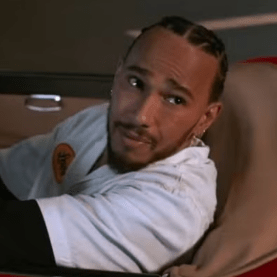 Lewis Hamilton recria cena de Curtindo a Vida Adoidado na Ferrari