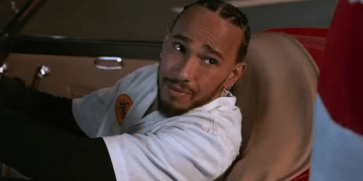 Lewis Hamilton recria cena de Curtindo a Vida Adoidado na Ferrari