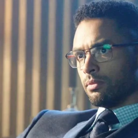 Rege Jean Page em O Agente Oculto