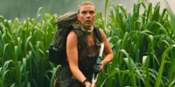 Scarlett Johansson em ação em Jurassic World Recomeço