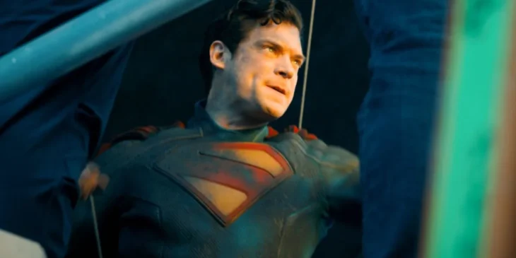 David Corenswet em ação em Superman