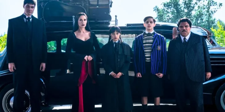 Família Addams na 2ª temporada de Wandinha
