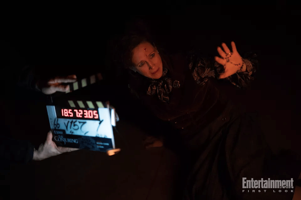 Invocação do Mal 4 | Vera Farmiga e Patrick Wilson preparam suas despedidas em imagens oficiais