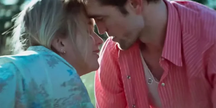 Jennifer Lawrence e Robert Pattinson em Die My Love