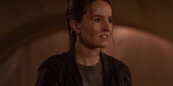 Kaitlyn Dever como Abby