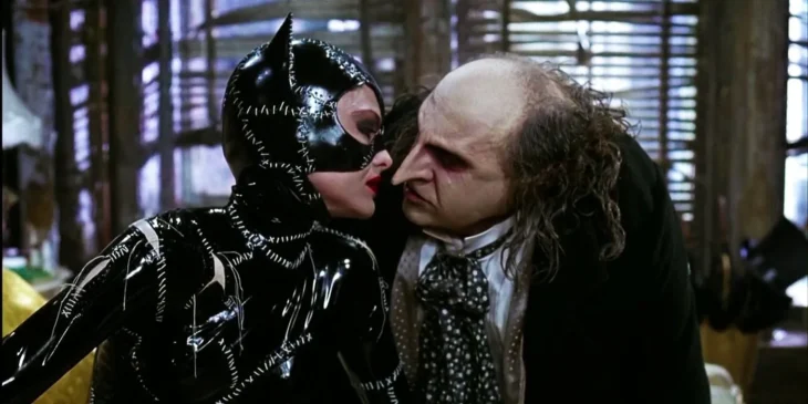 Michelle Pfeiffer e Danny DeVito em Batman: O Retorno