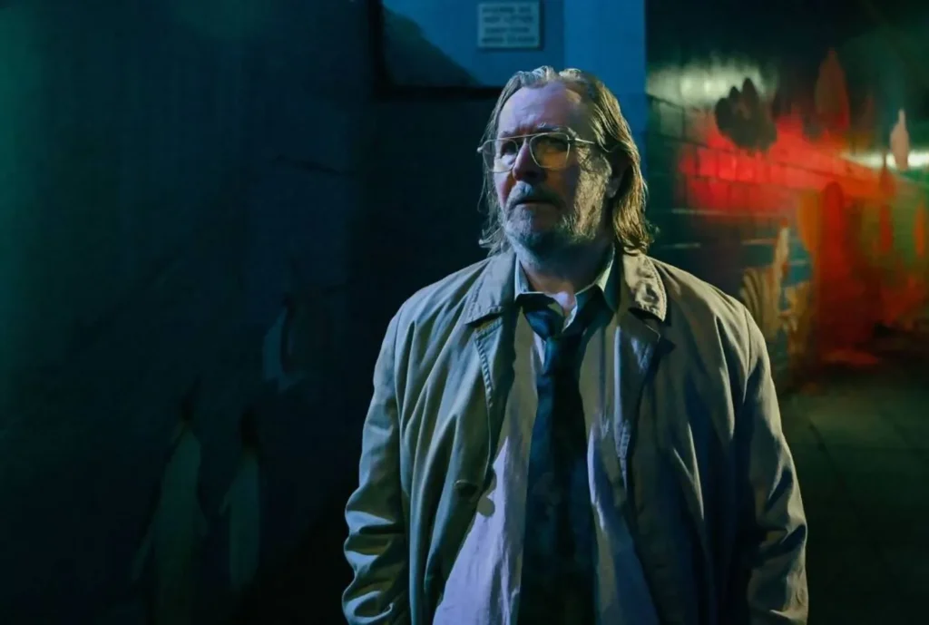 O ator Gary Oldman em Slow Horses