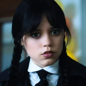 Jenna Ortega como Wandinha em série