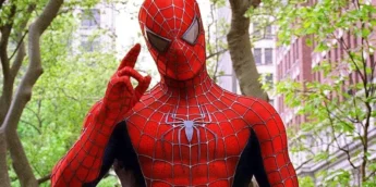 Tobey Maguire em Homem-Aranha 2, de Sam Raimi