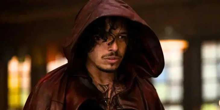 Capuz, de Anthony Ramos, na série Coração de Ferro