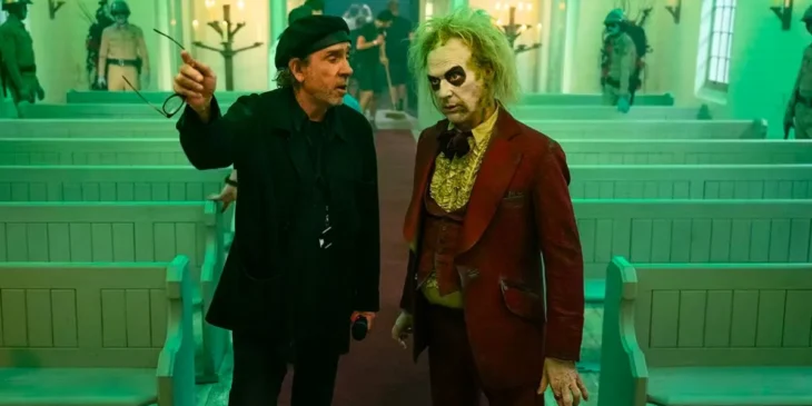 Tim Burton em bastidores de Beetlejuice Os Fantasmas Ainda Se Divertem