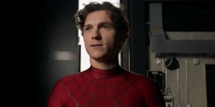 Veja o visual de Tom Holland em Homem-Aranha: Um Novo Dia