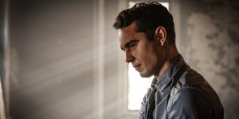 Max Minghella em Cara-de-Barro