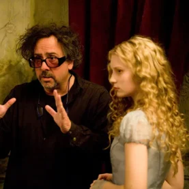 Tim Burton no set de Alice no País das Maravilhas