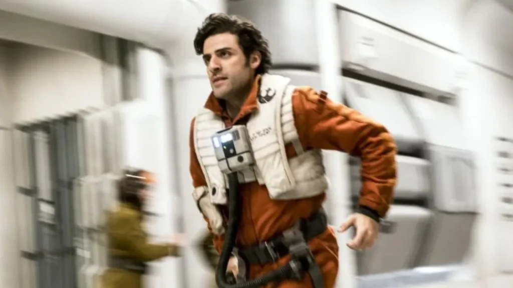 Oscar Isaac em base da Aliança Rebelde em Star Wars