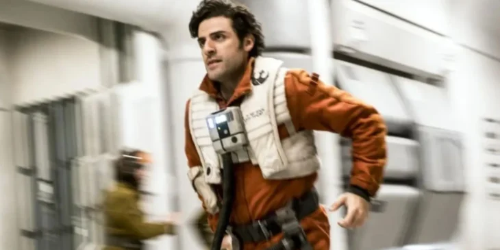 Oscar Isaac em base da Aliança Rebelde em Star Wars