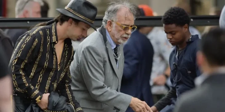Francis Ford Coppola e Shia LaBeouf no set de Megalópolis