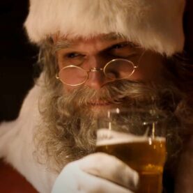 Noite Infeliz com David Harbour