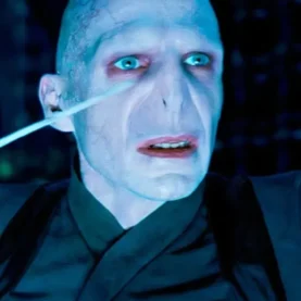 Ralph Fiennes como Voldemort em Harry Potter